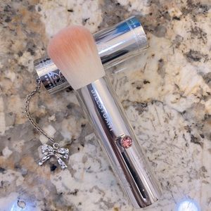 Jill Stuart brush, like new!
